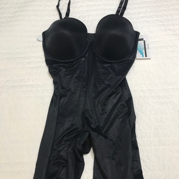 - Assets 1X One piece shaper strapless or with straps new with tags - Picture 1 of 6